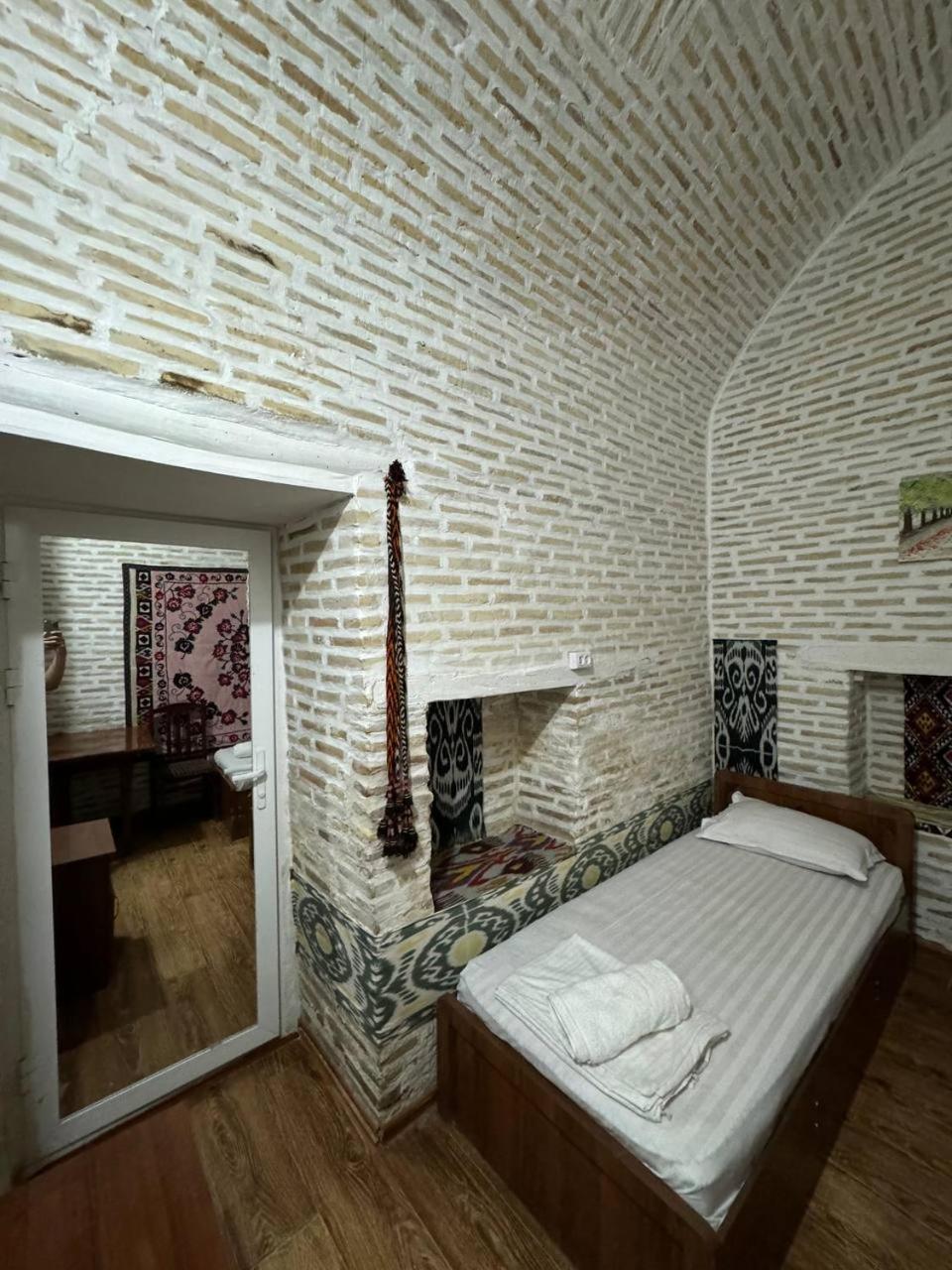 Ohun 18Th Century Caravansarai Бухара Екстер'єр фото